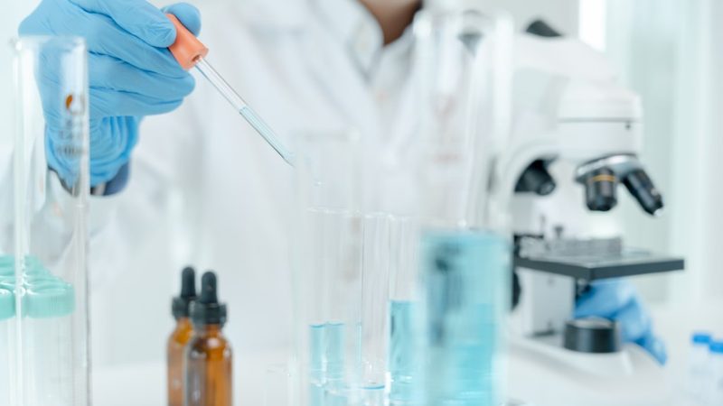 离心管根据材质、容量、用途等不同特点，可以分为以下几类：
